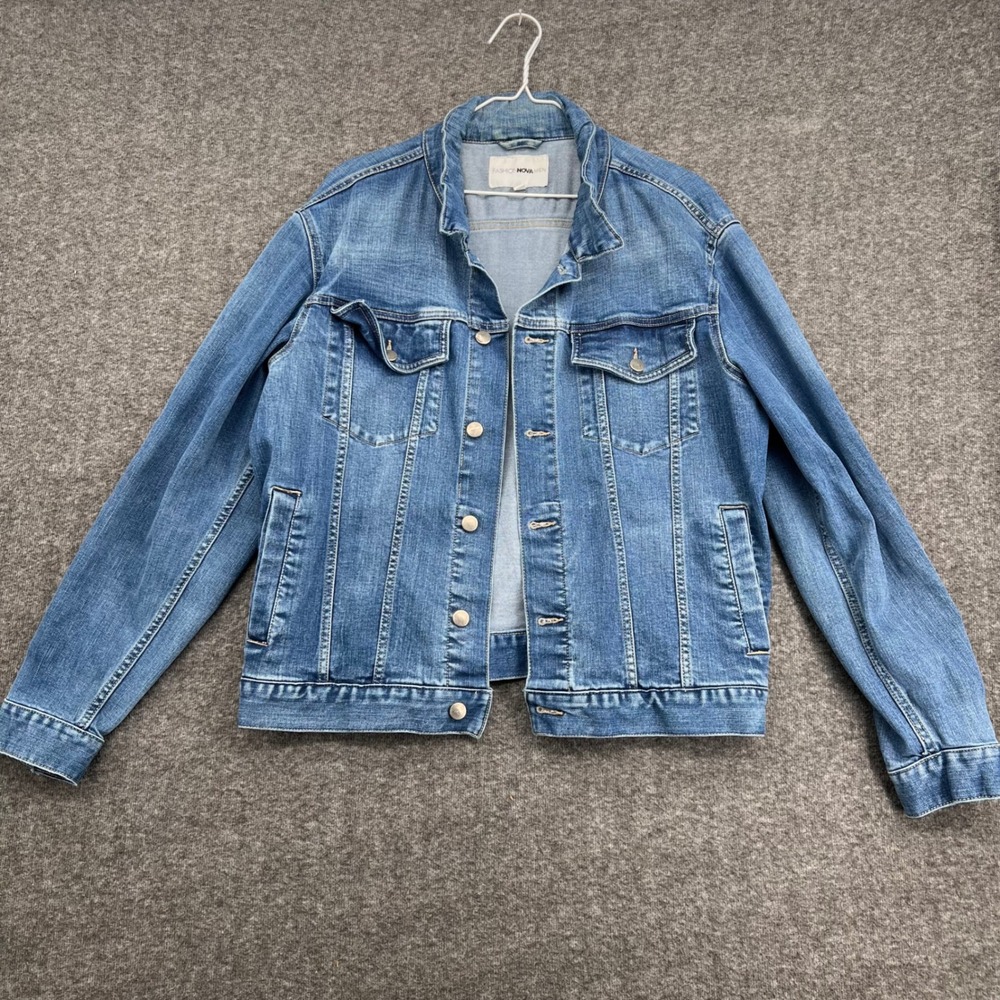 Fashion Nova Men Denim Trucker Jacket Medium Wash Blue Button Front Large Fall